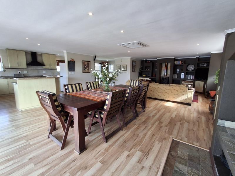 3 Bedroom Property for Sale in Hannasbaai Western Cape